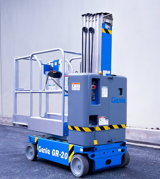 2021 Genie GENIE GR 20 — 20 ft electric indoor vertical mast lift for sale — platform deck