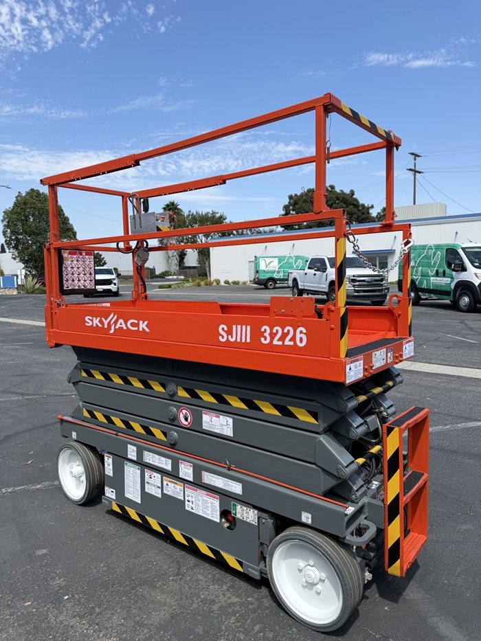 2021 Skyjack SKYJACK SJIII 3226 — 32 ft electric indoor scissor lift for sale — side profile