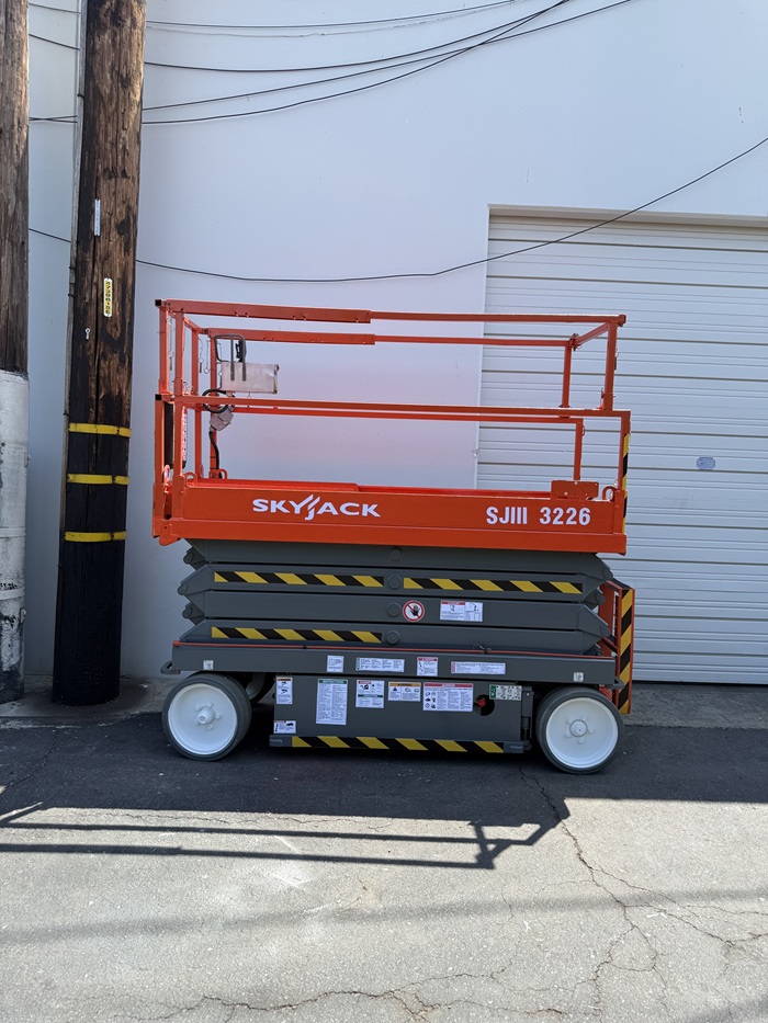 2021 Skyjack SKYJACK SJIII 3226 — 32 ft electric indoor scissor lift for sale