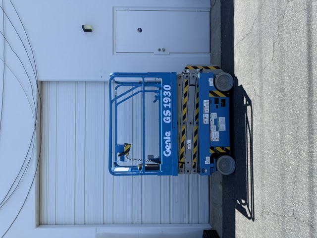 2021 Genie GENIE GS-1930 — 19 ft electric indoor scissor lift for sale — side profile