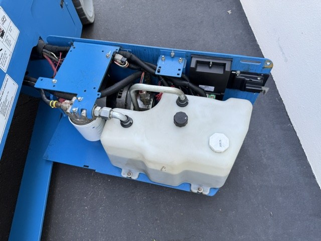 2021 Genie GENIE GS-2632 — 26 ft electric indoor scissor lift for sale — rear view