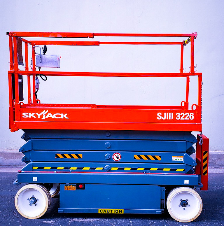 2021 Skyjack SKYJACK SJIII 3226 — 32 ft electric indoor scissor lift for sale