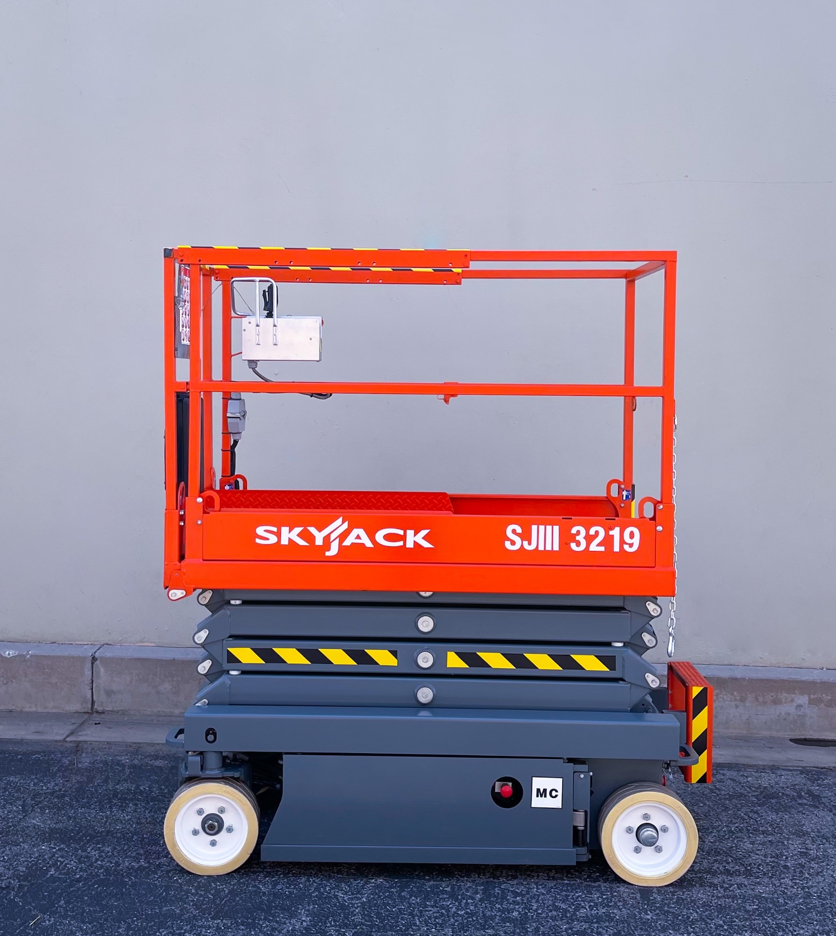 Skyjack SKYJACK SJIII 3219 — 32 ft electric indoor scissor lift for sale
