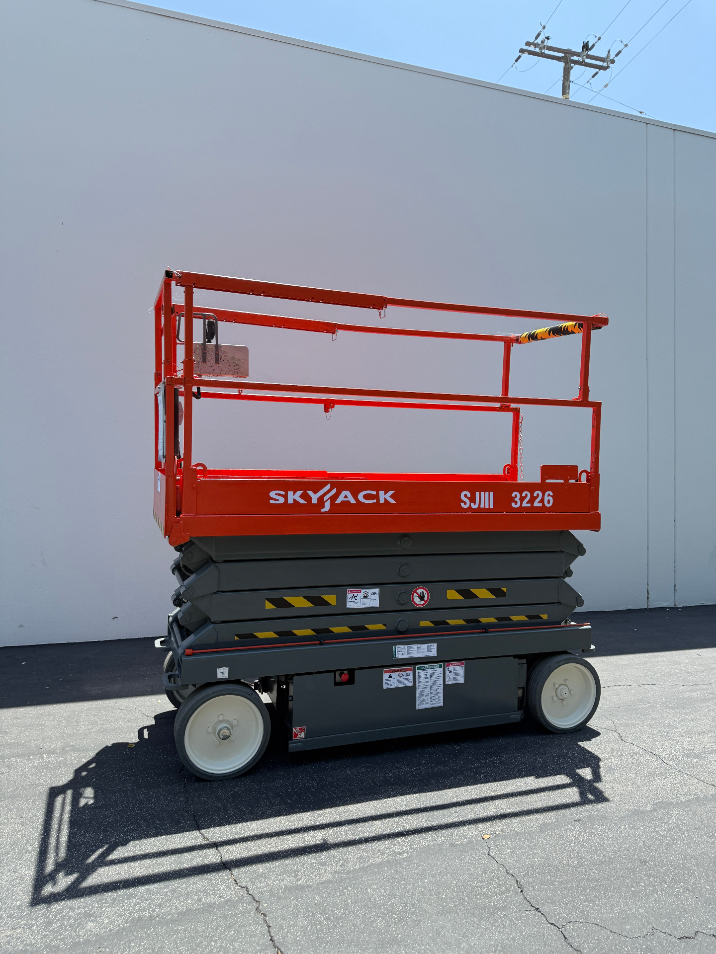 Skyjack SKYJACK SJIII 3226 — 32 ft electric indoor scissor lift for sale