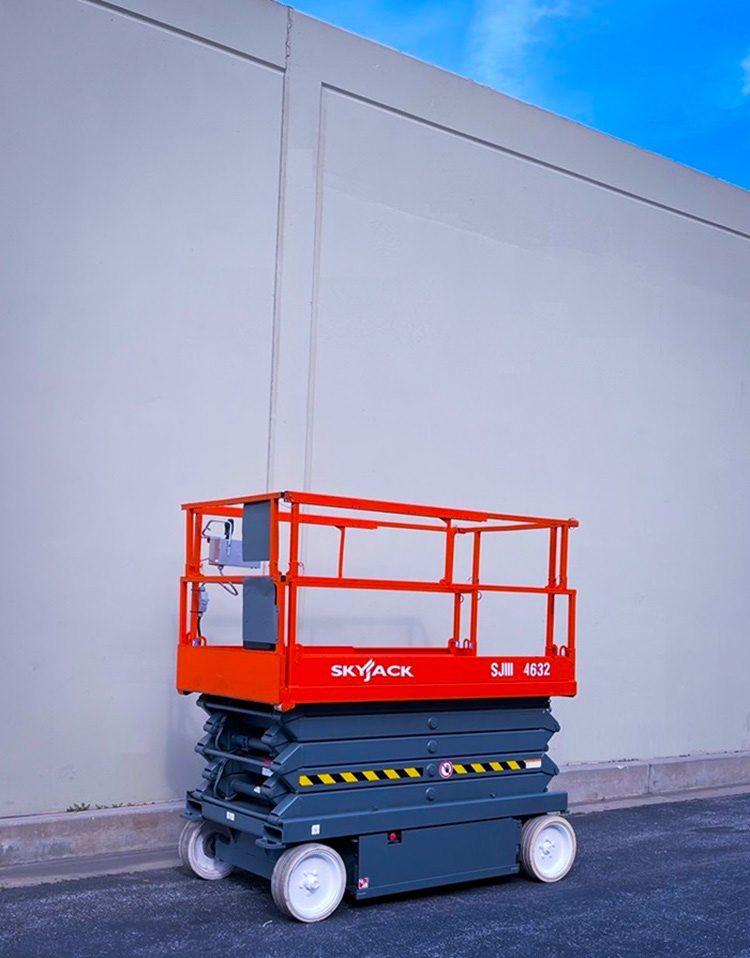 Skyjack SKYJACK SJIII 4632 — 46 ft electric indoor scissor lift for sale — platform deck