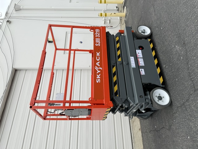 Skyjack SKYJACK SJIII 3219 — 32 ft electric indoor scissor lift for sale — side profile