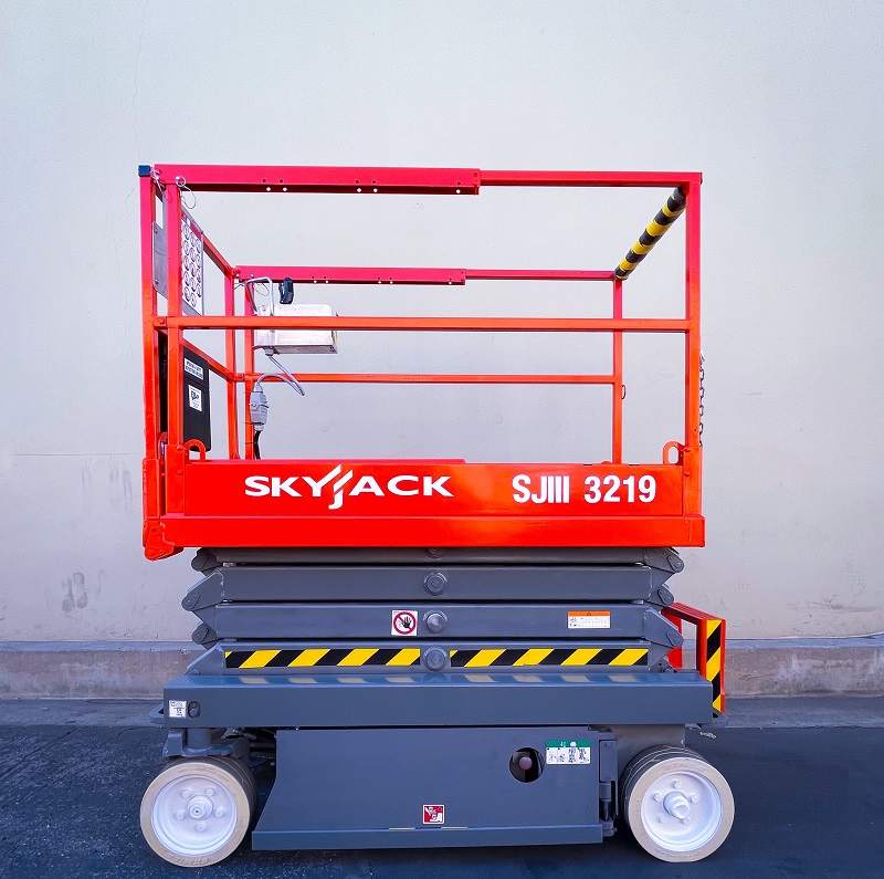 2021 Skyjack SKYJACK SJIII 3219 Scissor Lift for sale — Global Solutions Equipment — gallery photo 4 of 5