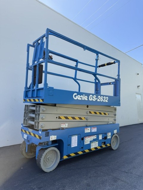 2021 Genie GENIE GS-2632 — 26 ft electric indoor scissor lift for sale — control panel
