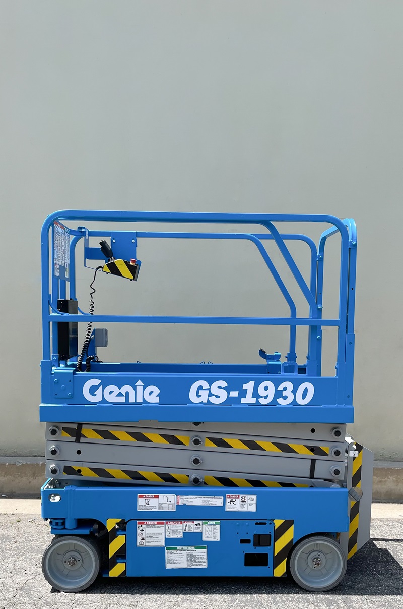 2021 Genie GENIE GS 1930 — 19 ft electric indoor scissor lift for sale