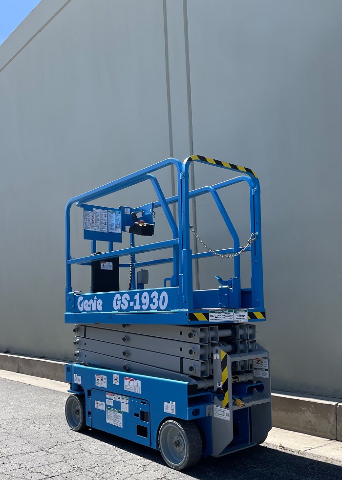 2019 Genie GENIE GS 1930 Scissor Lift for sale — Global Solutions Equipment — gallery photo 2 of 4