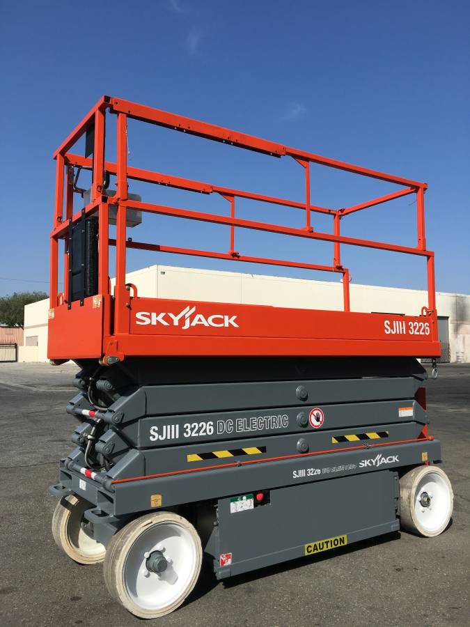 2021 Skyjack SKYJACK SJIII 3226 — 32 ft electric indoor scissor lift for sale