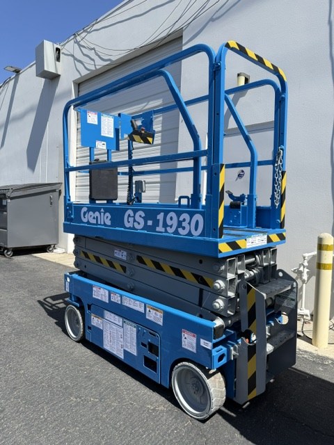 2021 Genie GENIE GS 1930 — 19 ft electric indoor scissor lift for sale — control panel