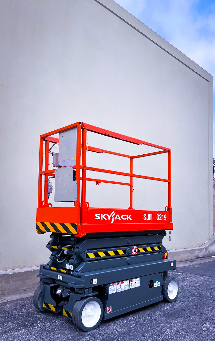 Skyjack SKYJACK SJIII 3219 Scissor Lift for sale — Global Solutions Equipment — gallery photo 4 of 5