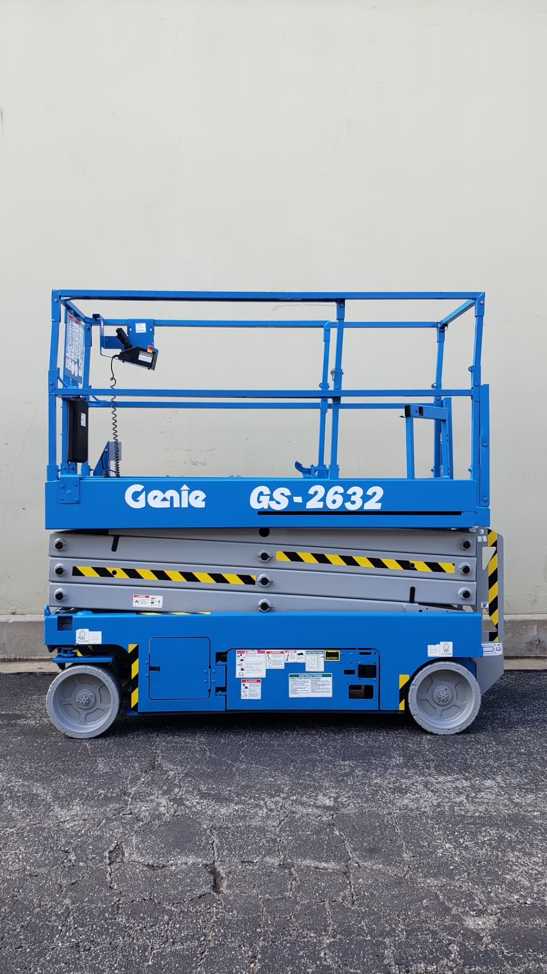 2021 Genie GENIE GS-2632 — 26 ft electric indoor scissor lift for sale