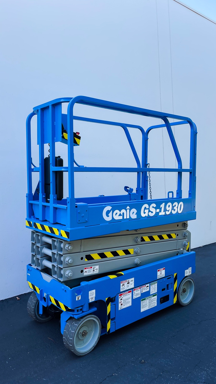 2021 Genie GENIE GS 1930 Scissor Lift for sale — Global Solutions Equipment — gallery photo 3 of 5