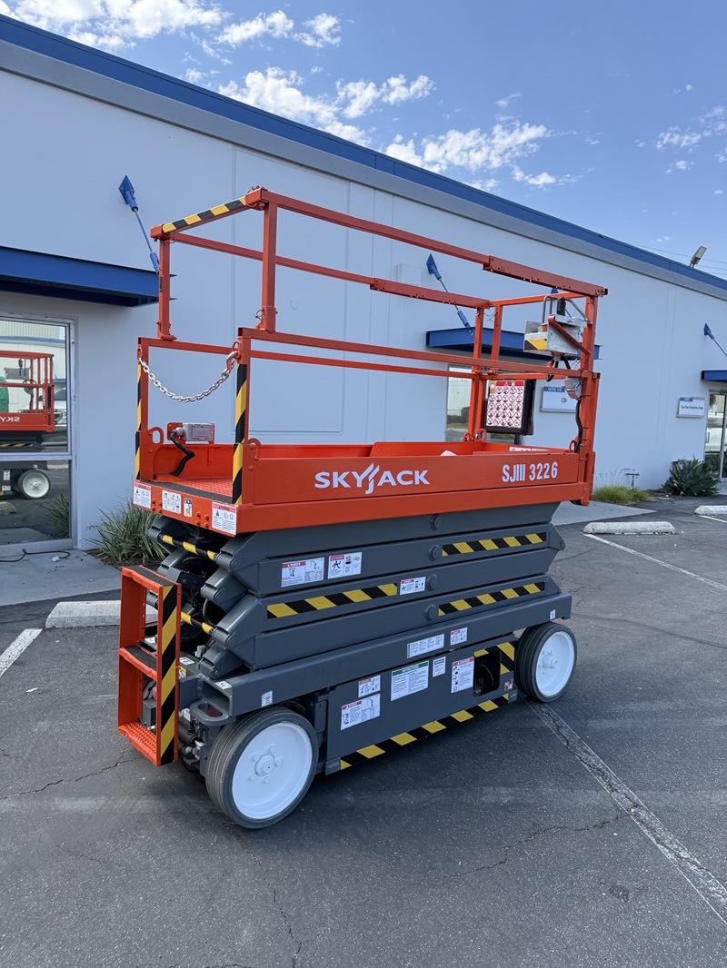 2021 Skyjack SKYJACK SJIII 3226 — 32 ft electric indoor scissor lift for sale