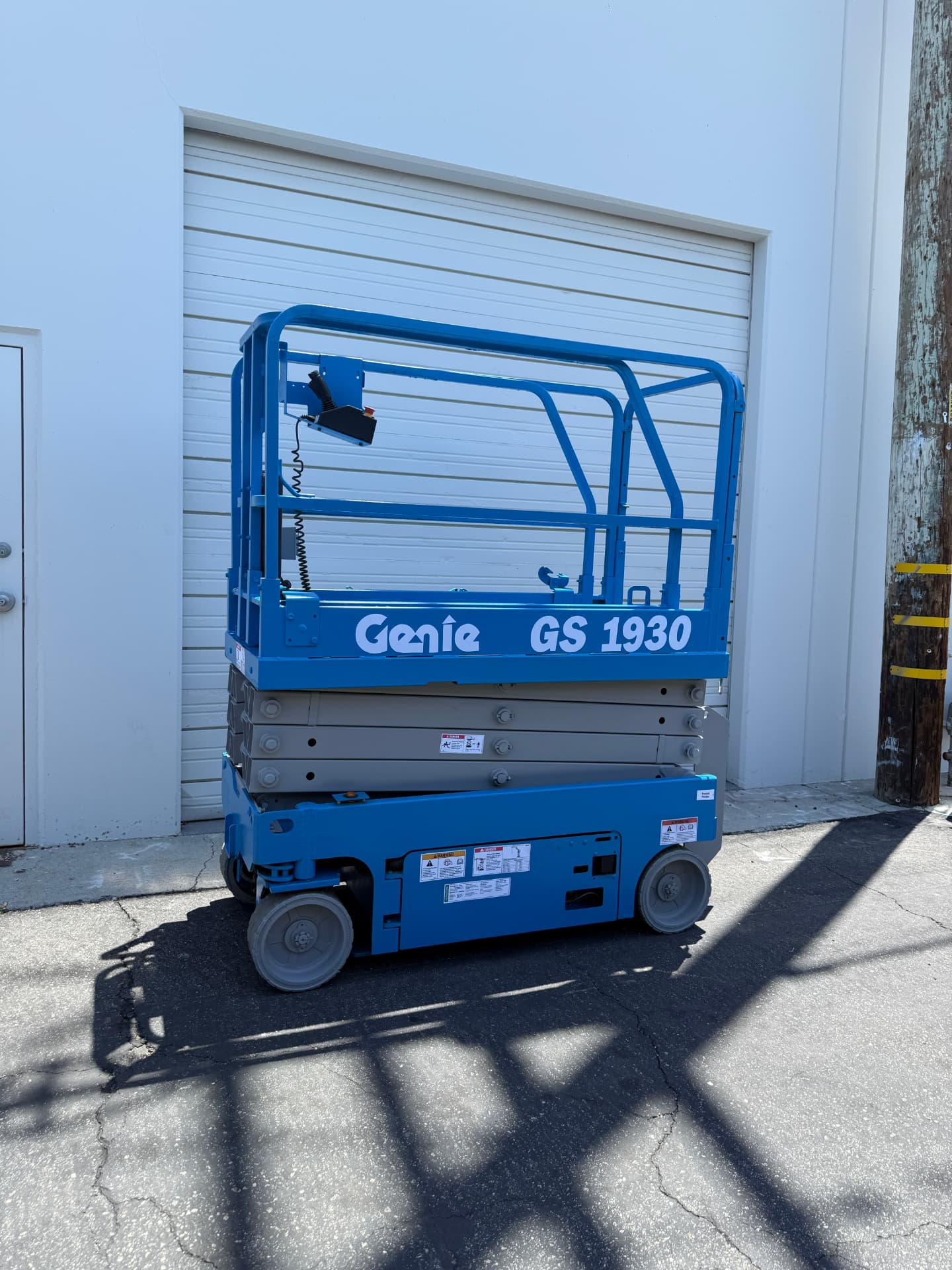 2019 Genie GENIE GS-1930 — 19 ft electric indoor scissor lift for sale